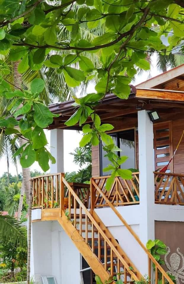 Chue&Larry'S Beachside Homestay Libagon Exteriér fotografie